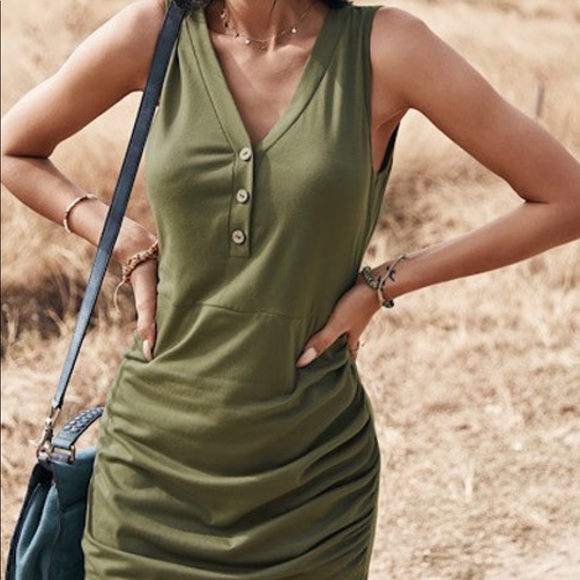 Dresses & Skirts - Green Dress